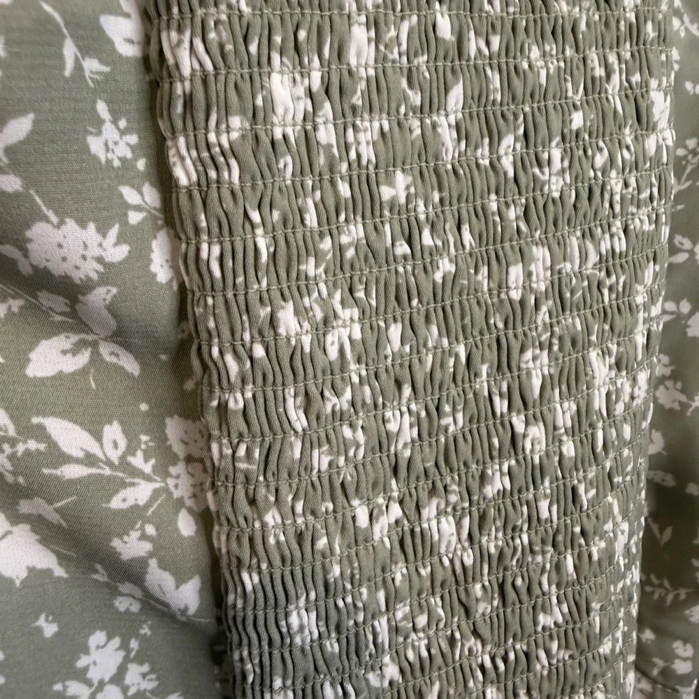 Abercrombie & Fitch Sage Green Floral Ruched Puff Sleeve Blouse XS